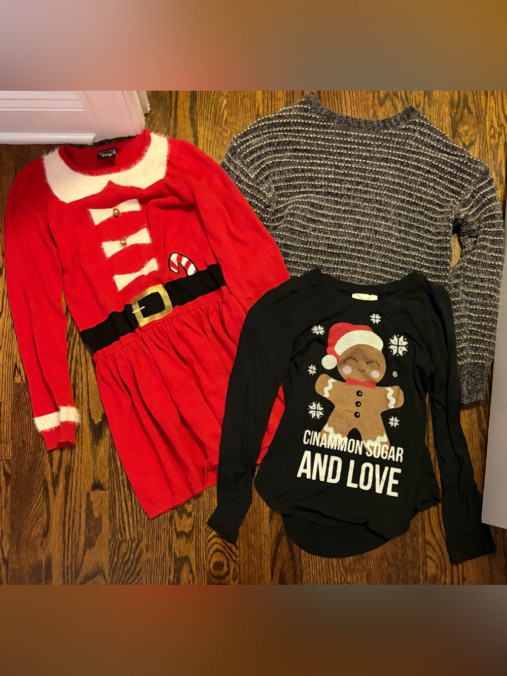 HOLIDAY GIRLS SIZE MEDIUM CLOTHING BUNDLE—2 TOPS & 1 SWEATER DRESS